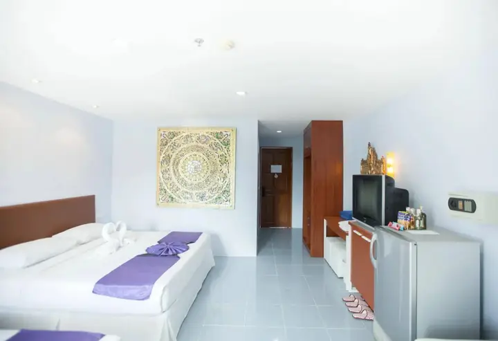 Пхукет: Chalong Beach Hotel Phuket