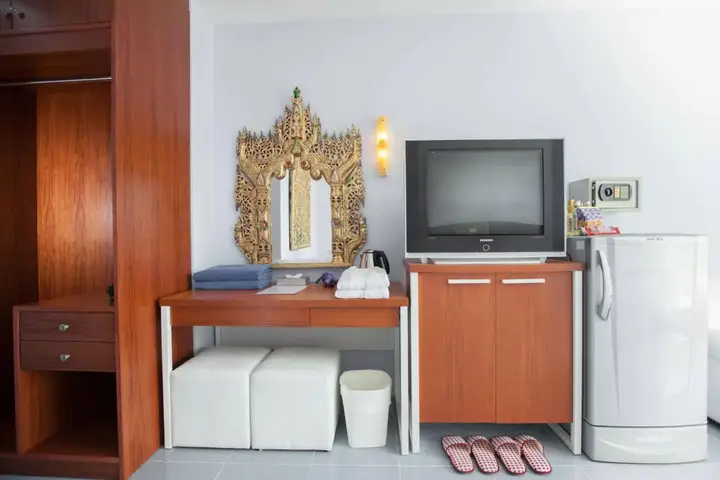 Пхукет: Chalong Beach Hotel Phuket