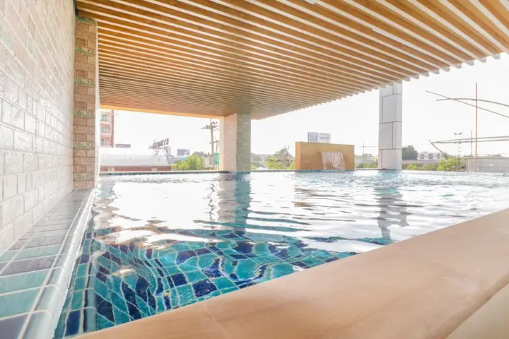 Кхлонг-Луанг: Tara Grand Hotel
