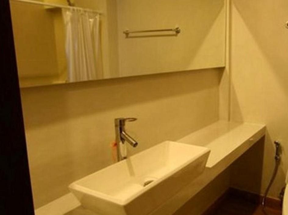 Бангкок: At One Inn Hualamphong Hotel