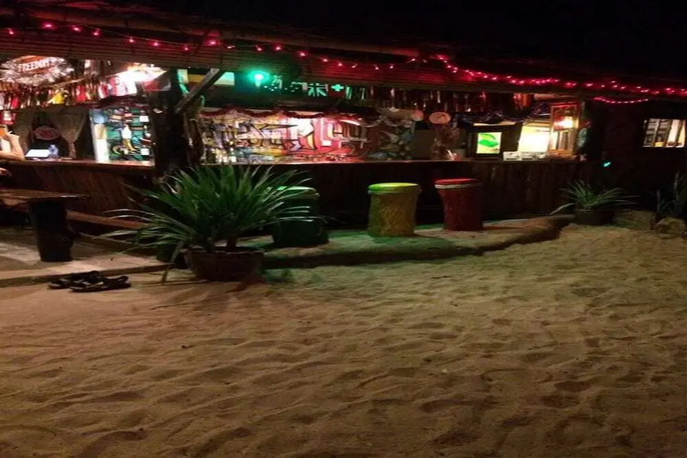 Краби: Freedom Hut