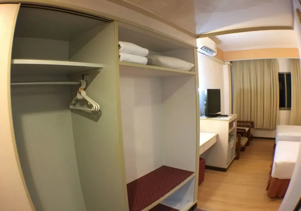 Хатъяй: Sakura Hotel
