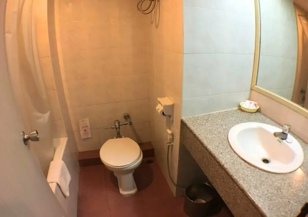 Хатъяй: Sakura Hotel