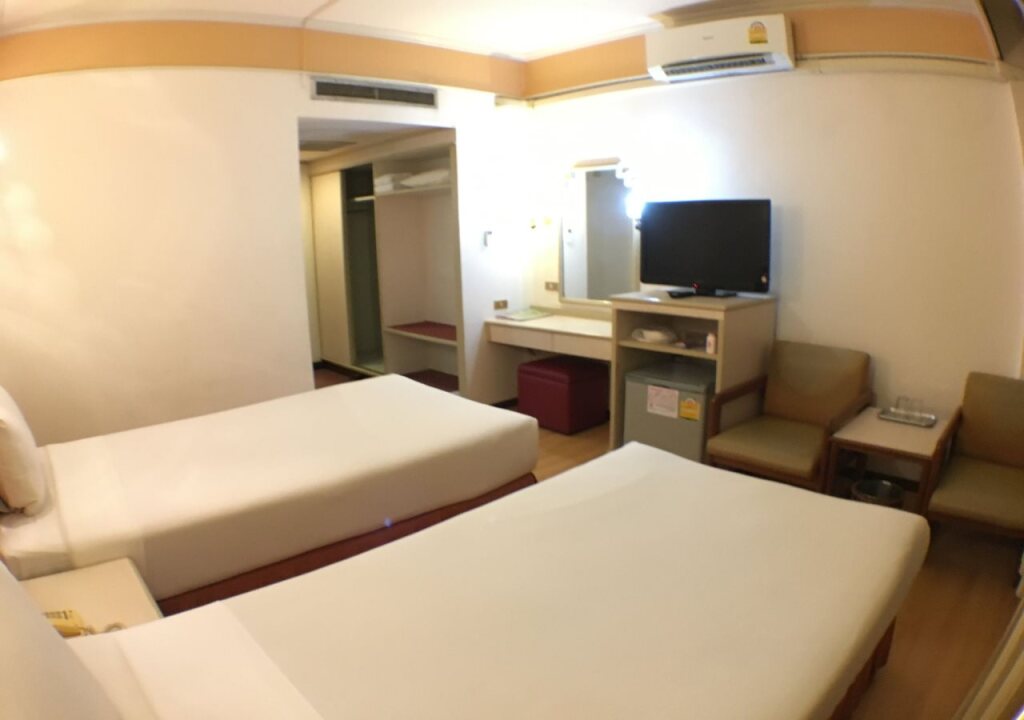 Хатъяй: Sakura Hotel