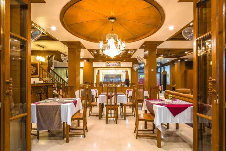 Кату: Отель Azhotel Patong