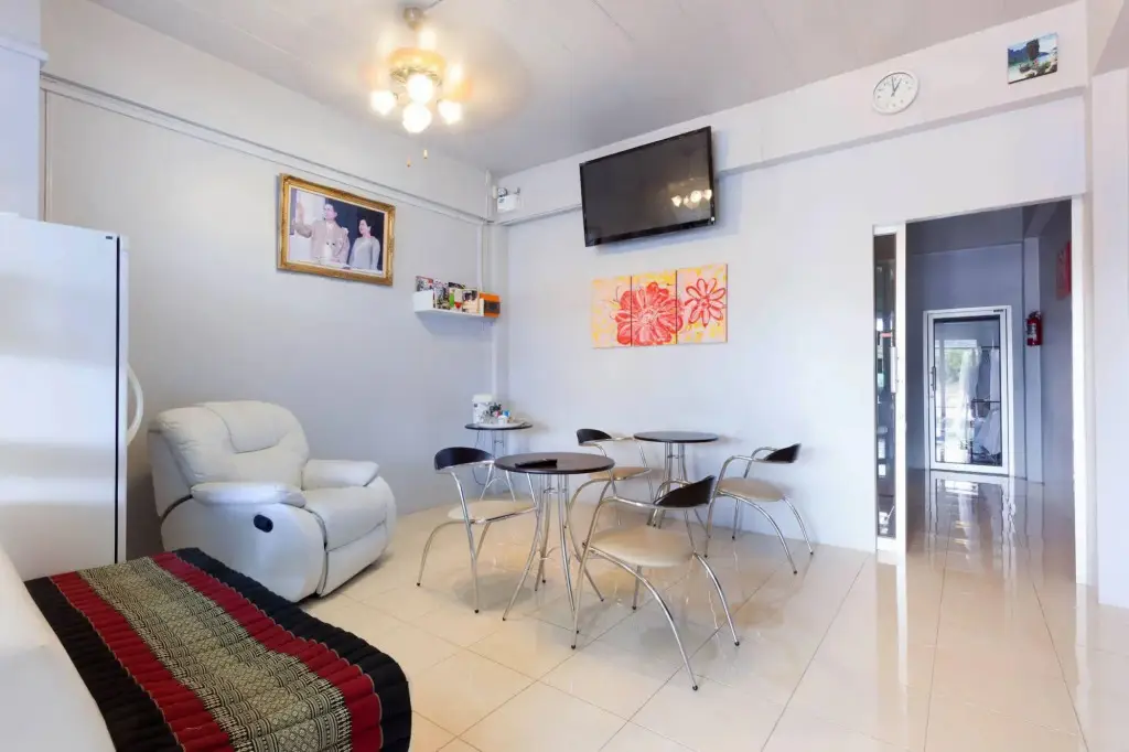 Муанг: Luna Guesthouse and Travel