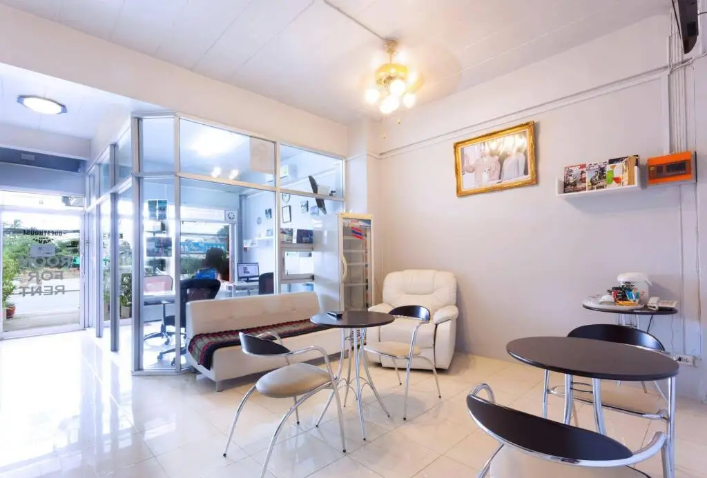 Муанг: Luna Guesthouse and Travel