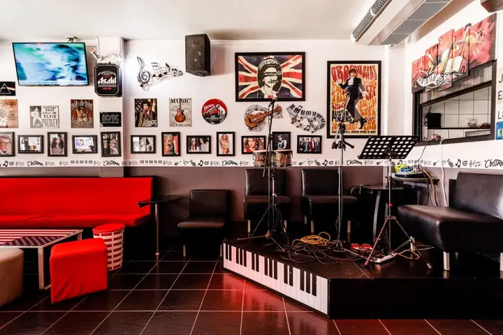 Паттайя: The Classroom Hotel