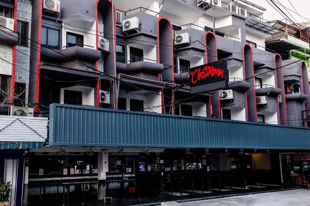 The Classroom Hotel — фото 1