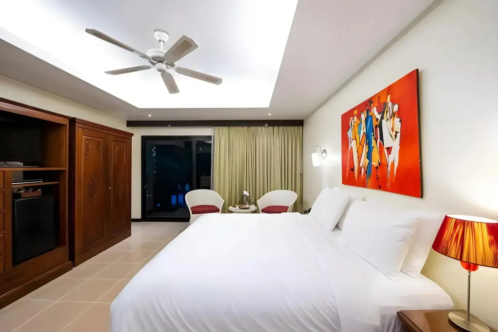 Патонг: Lokal Phuket
