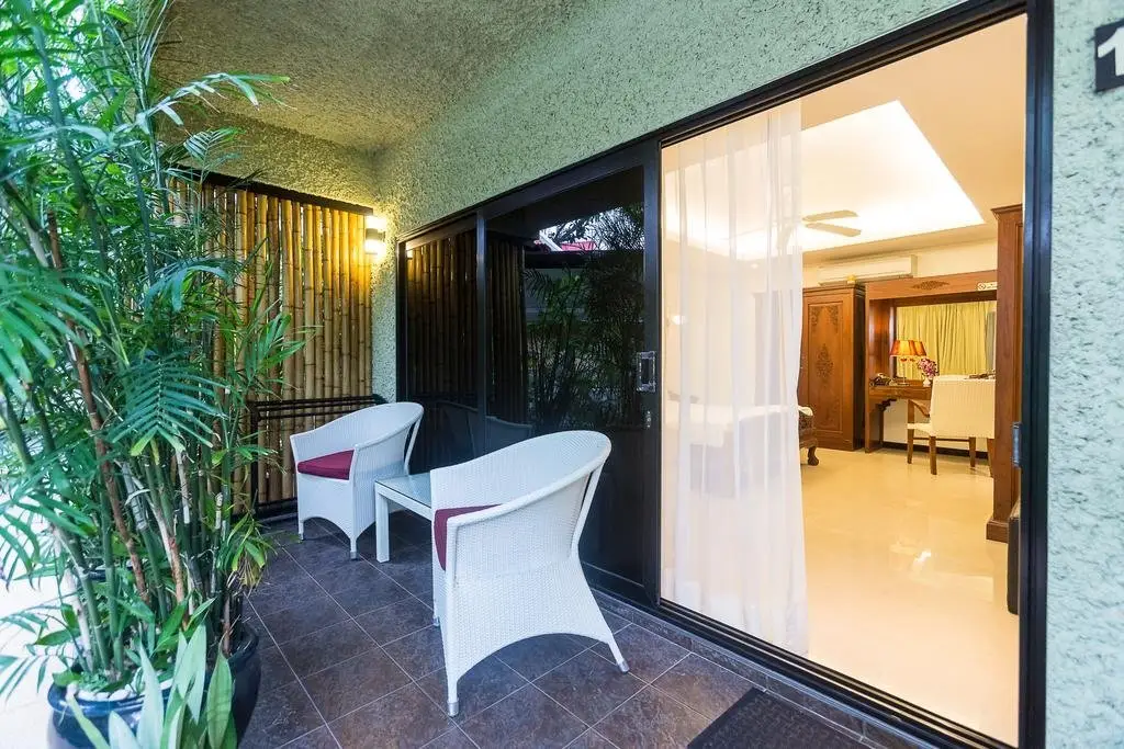 Патонг: Lokal Phuket