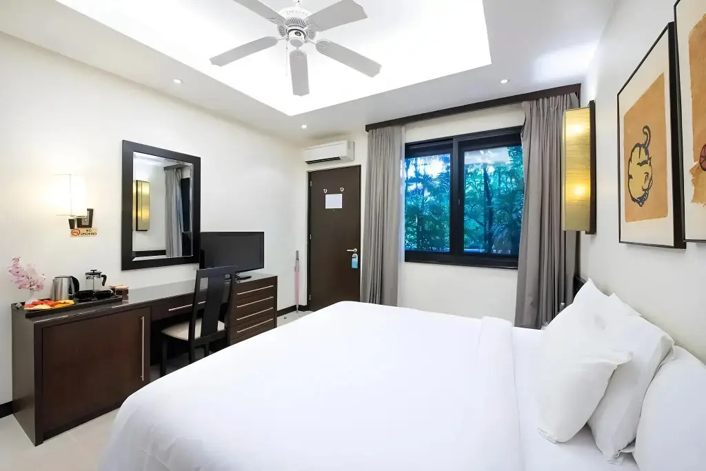 Патонг: Lokal Phuket