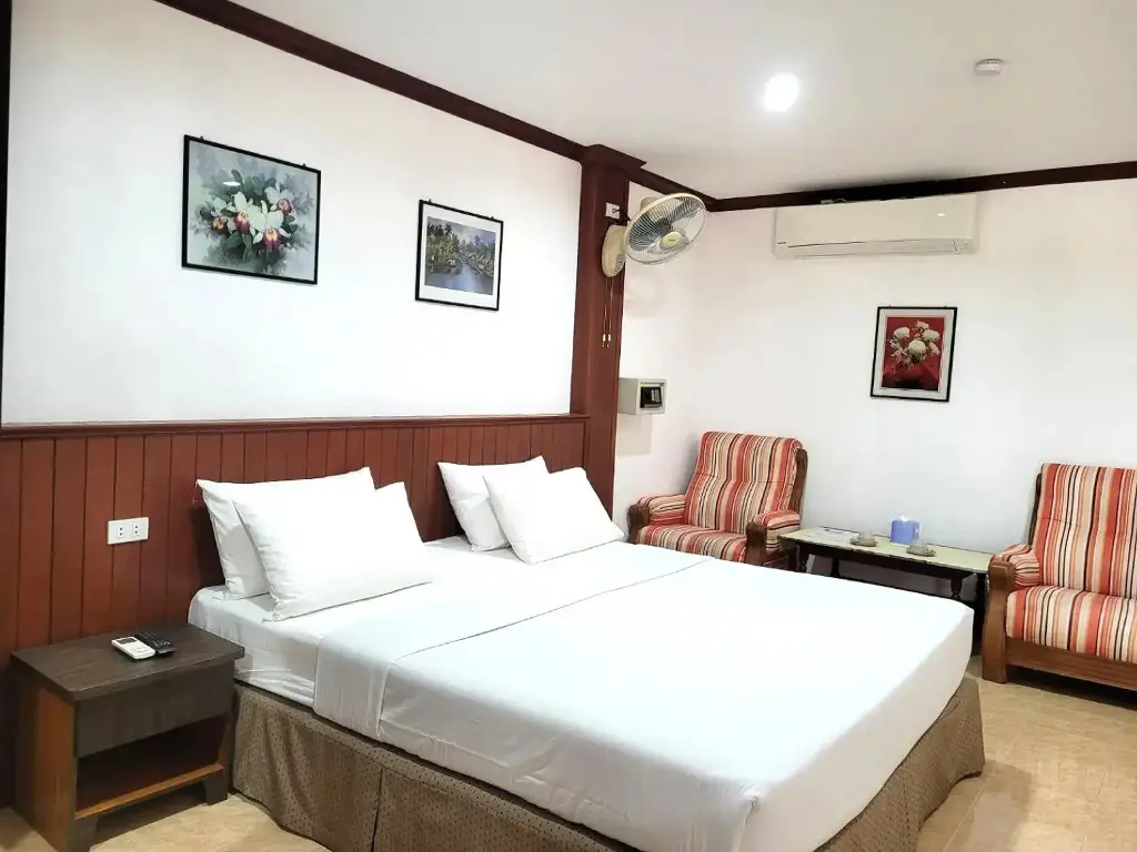 Кату: Rabbit Mansion Patong Hotel