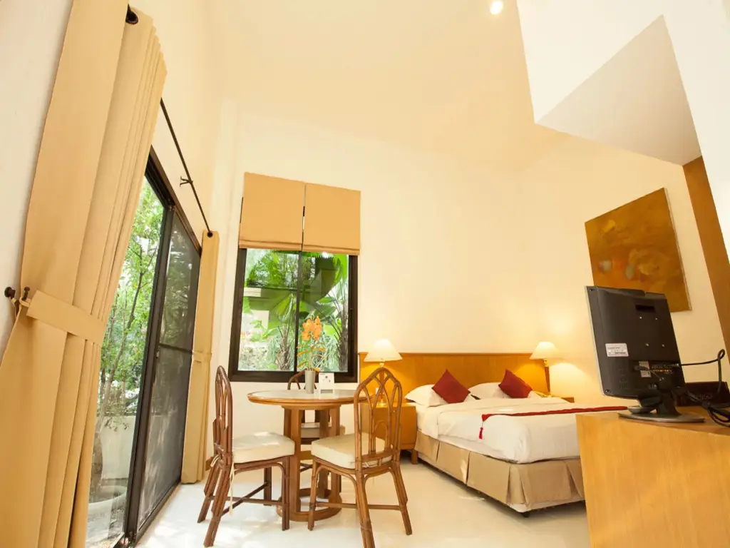 Хуахин: Nern Chalet Beachfront Hotel