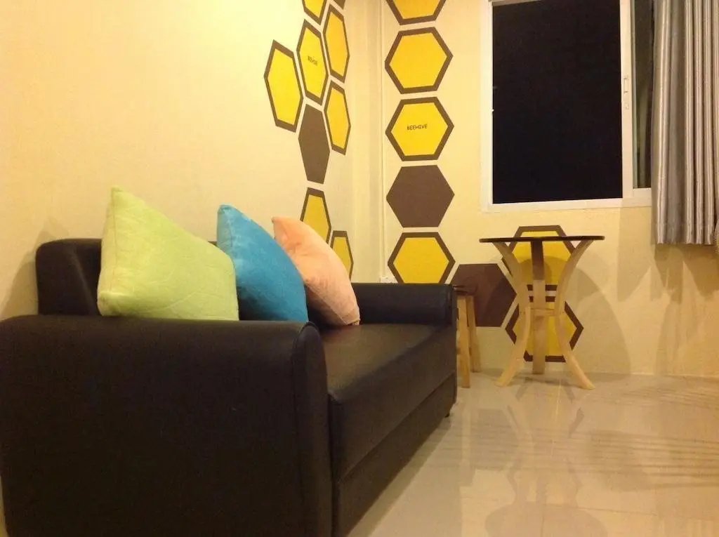 Beehive Patong Hostel — фото 1