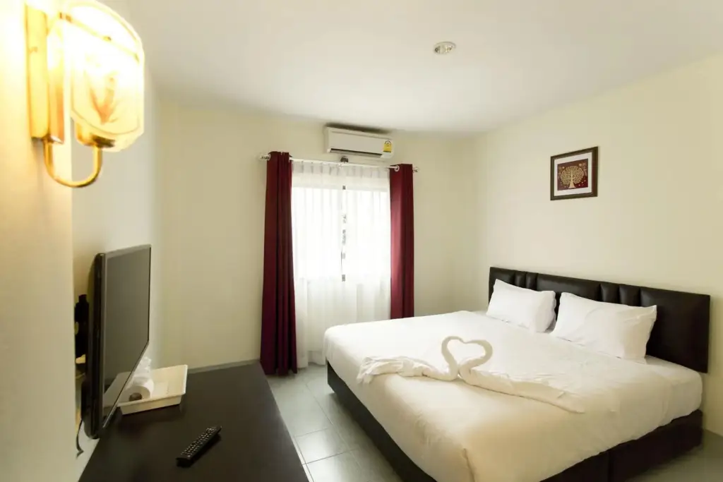 Кату: Paripas Express Hotel Patong