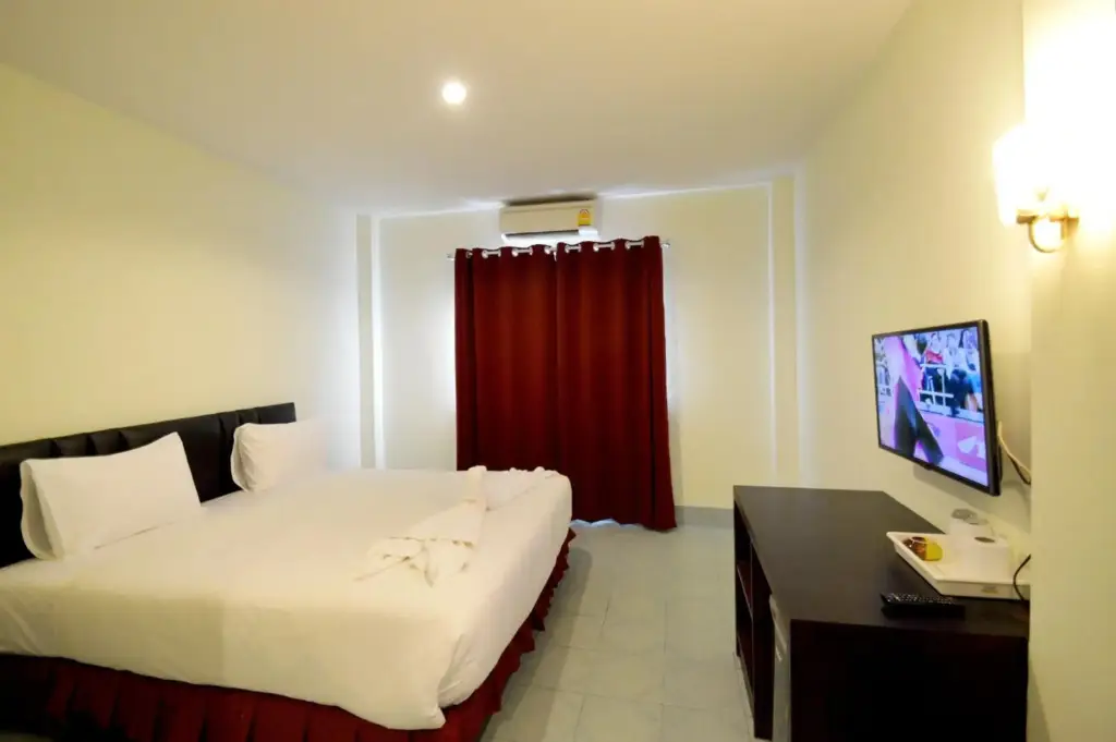 Кату: Paripas Express Hotel Patong