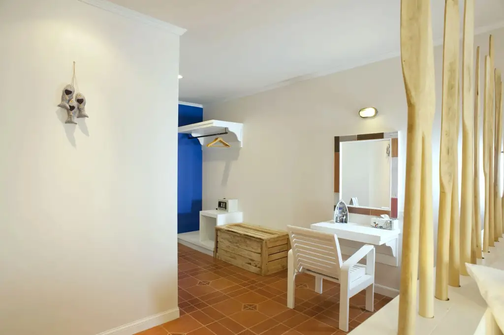 Кату: At Zea Hotel