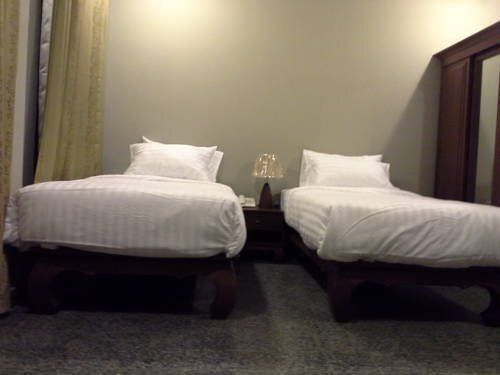 Пхак Хай: The Bank River House