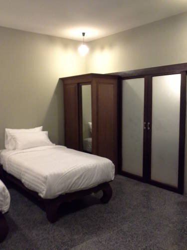 Пхак Хай: The Bank River House