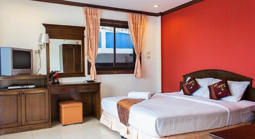Кату: Baan Natacha Beachfront Guesthouse