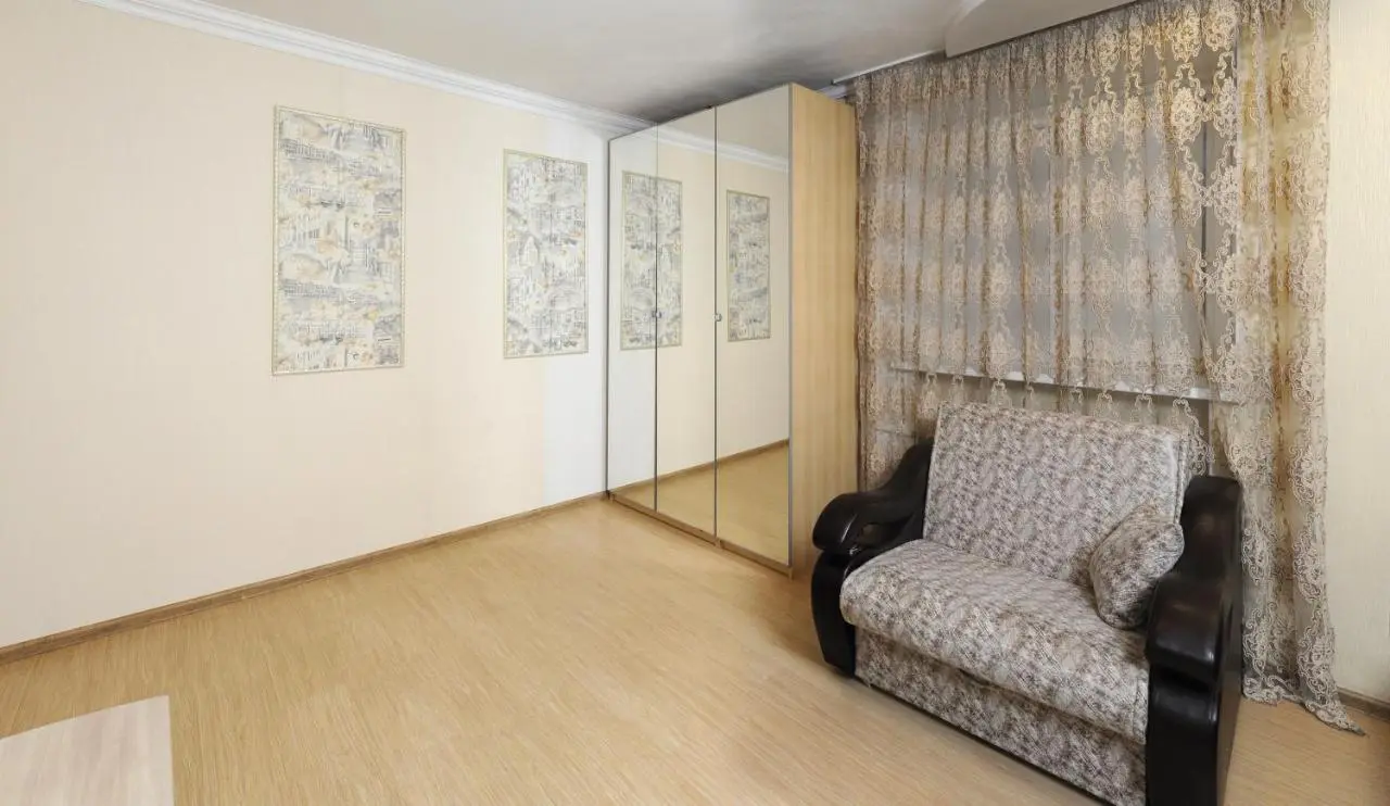 Омск: Omsk Sutki Apartments on Ilyicheva 6