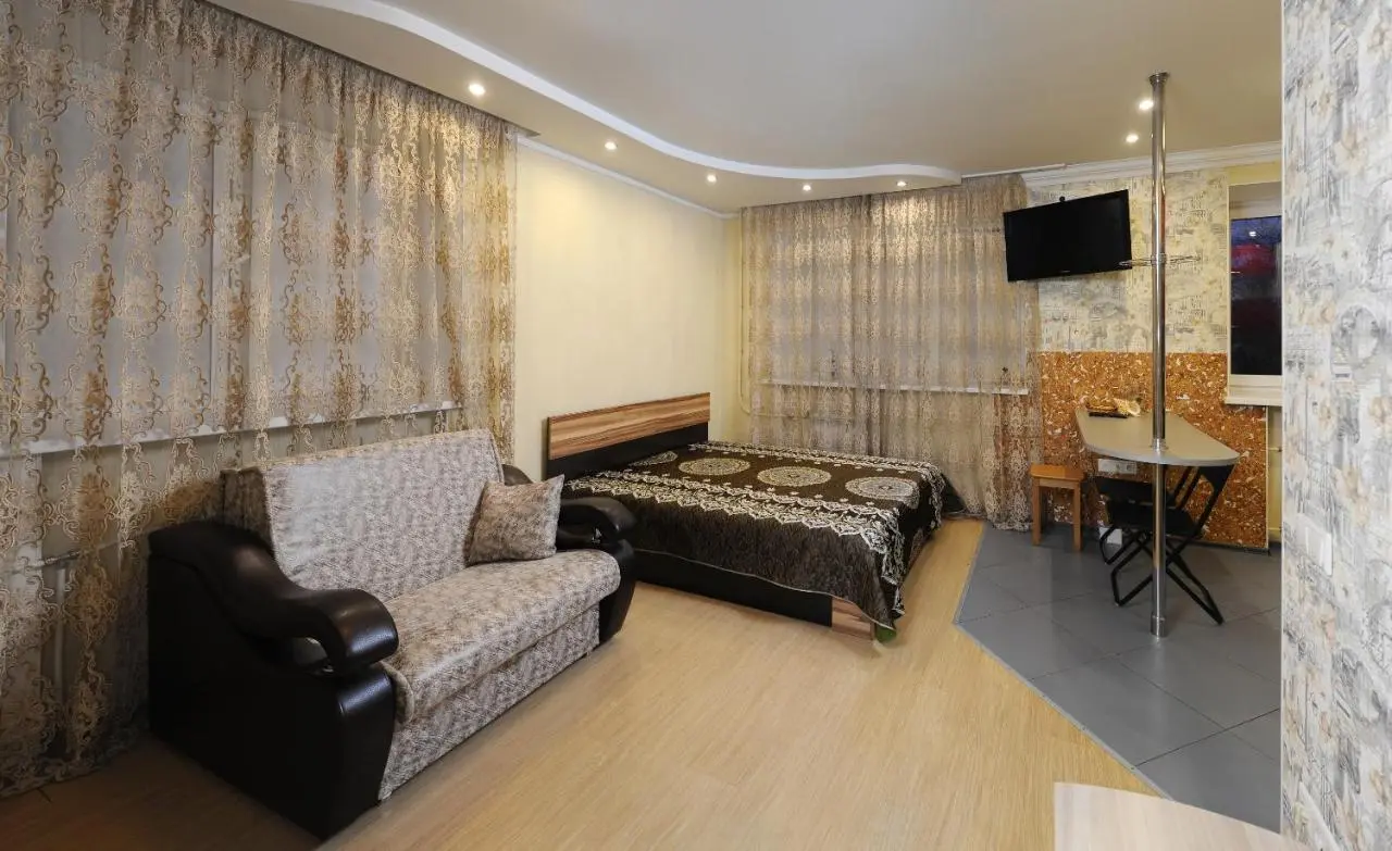 Омск: Omsk Sutki Apartments on Ilyicheva 6