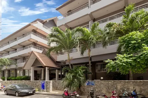 The Holiday Resort — фото 1