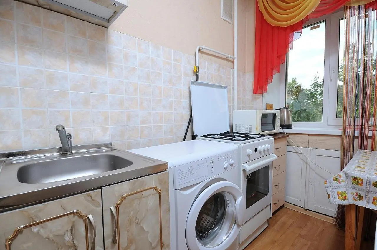 Омск: Omsk Sutki Apartments on Mira 10