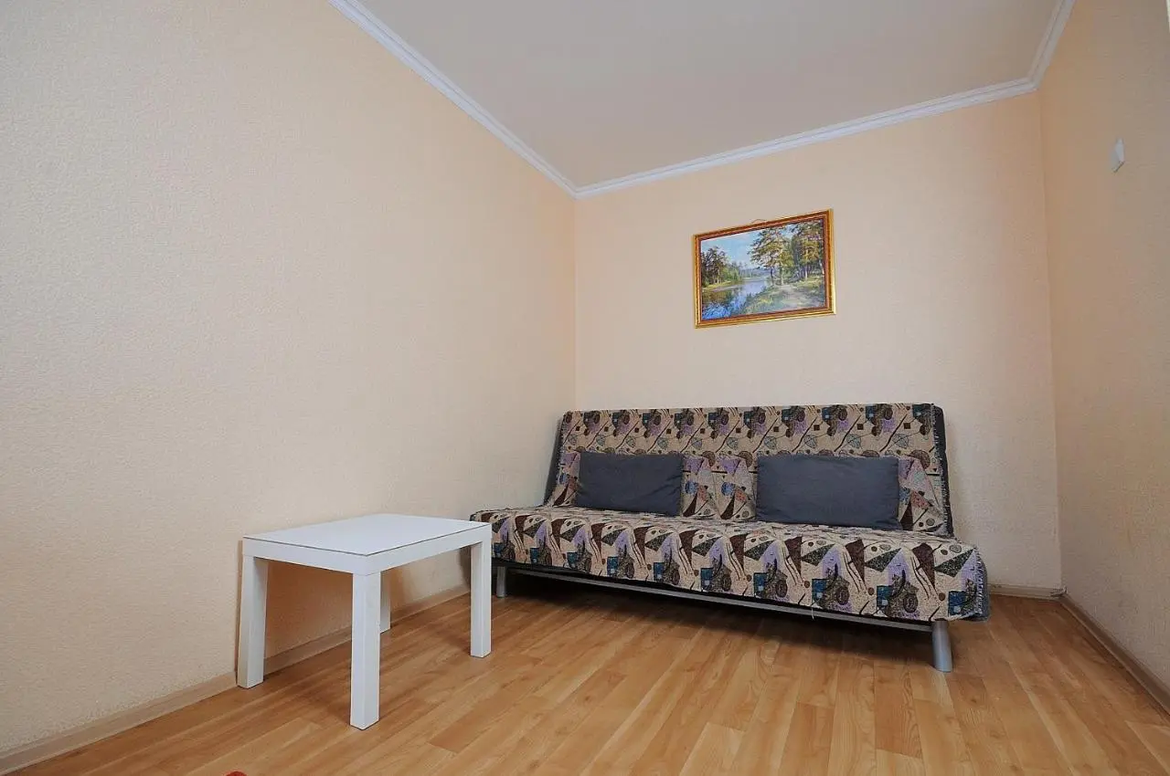 Омск: Omsk Sutki Apartments on Mira 10