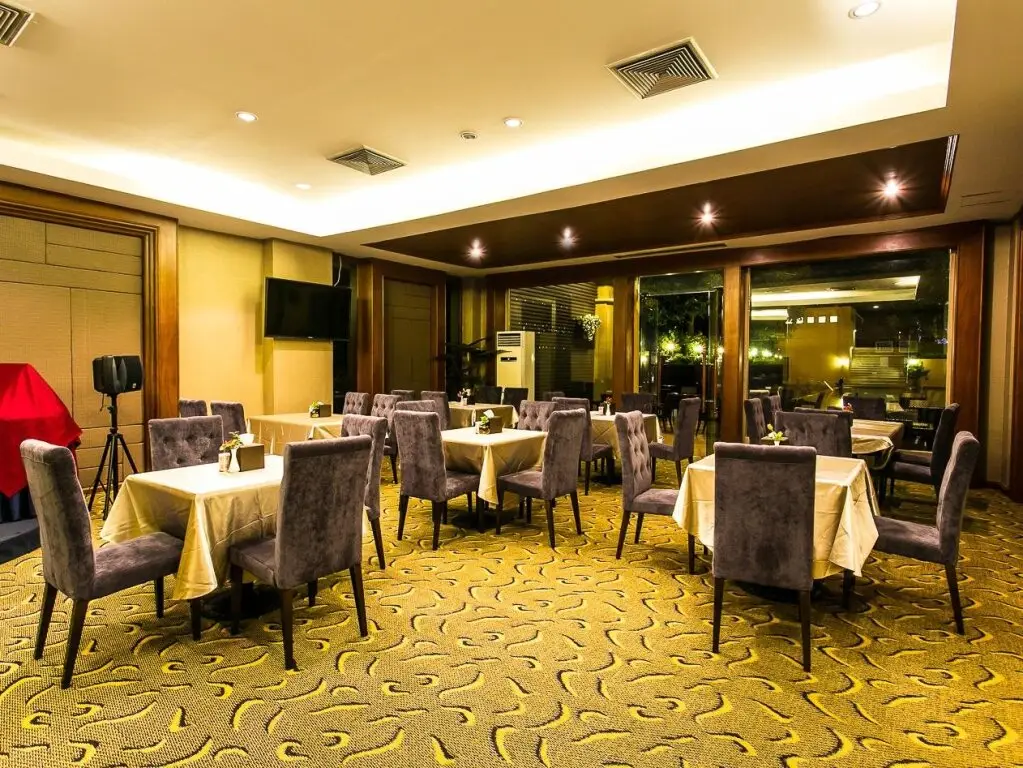 Пак-Чонг: The Hill Hotel