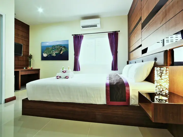 Кату: At Phuket