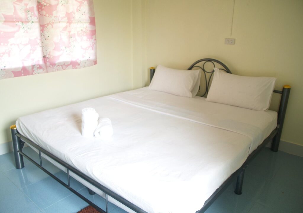 Пуа: Sangaroon Hotel