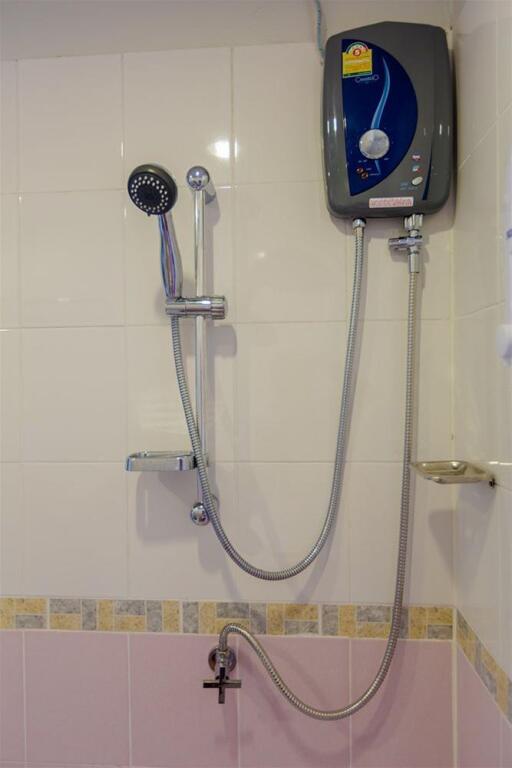 Кату: Eing Lay Beach Guesthouse