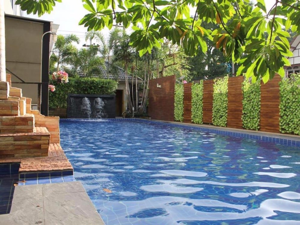 Royal Napat Resort — фото 1