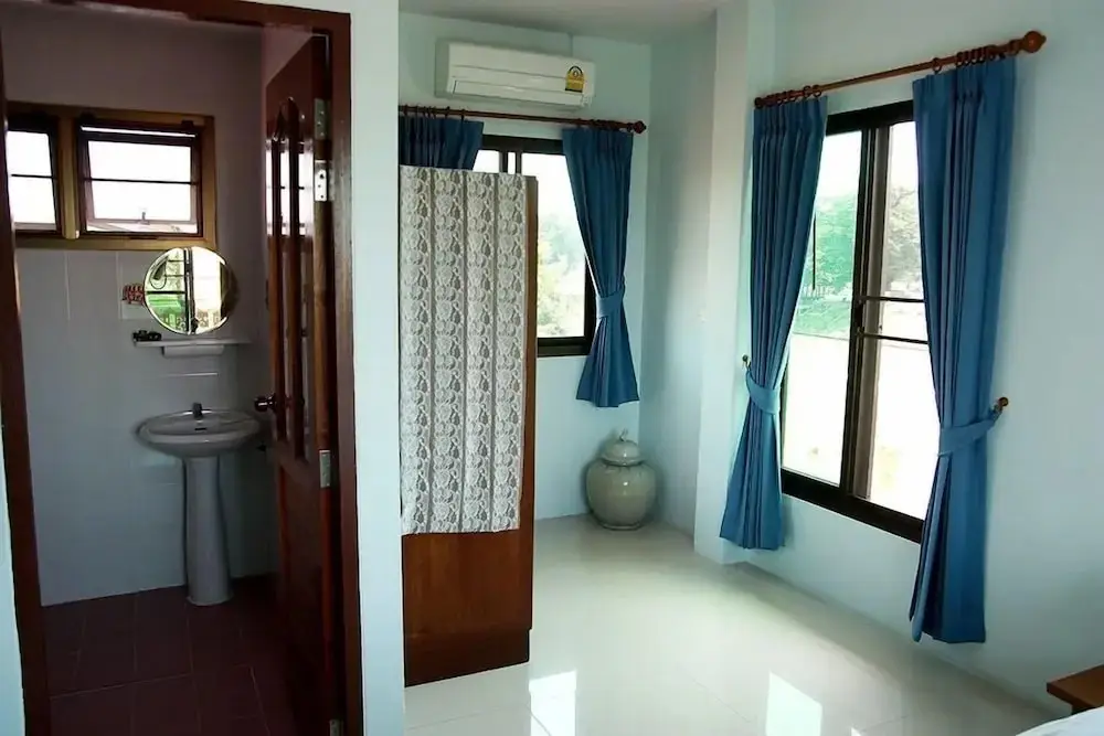 Аюттхая: Loy Manee House