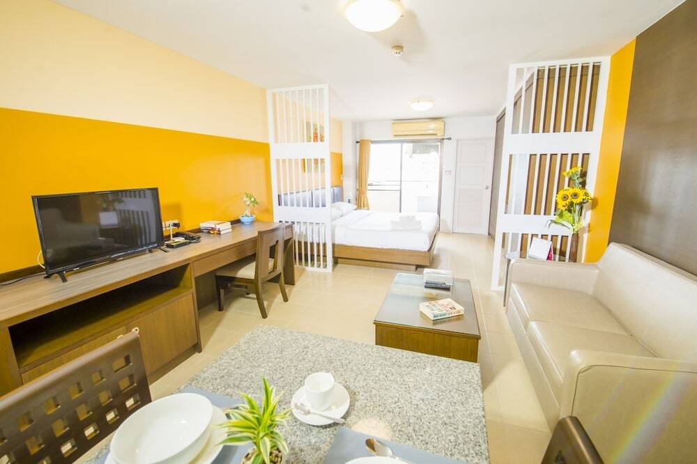 Бангкок: Sitara Place Apartment