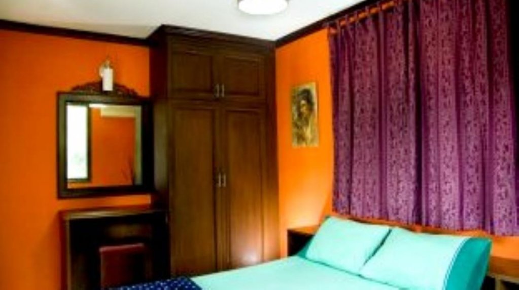 Паттайя: At Ease Guesthouse