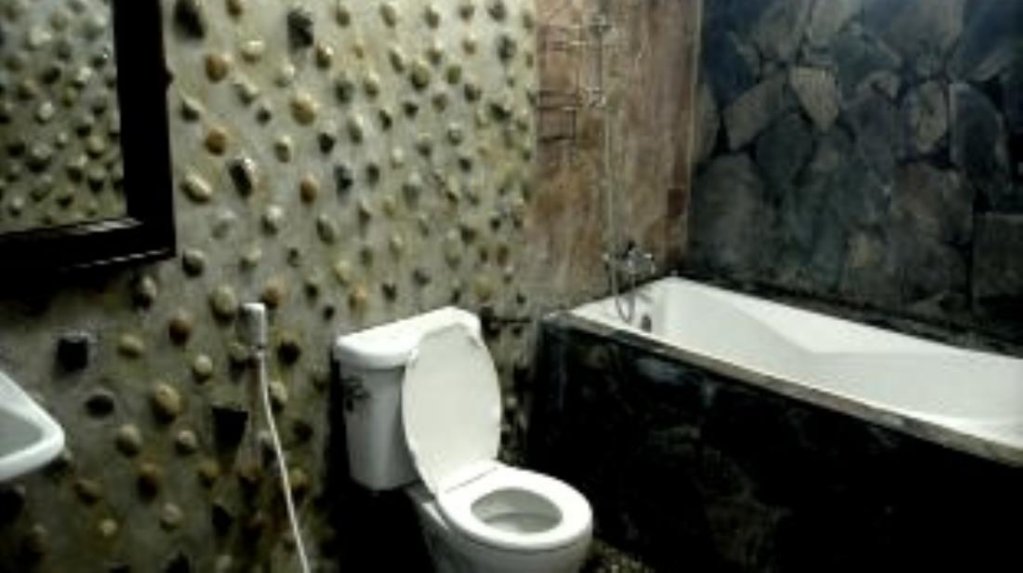 Паттайя: At Ease Guesthouse
