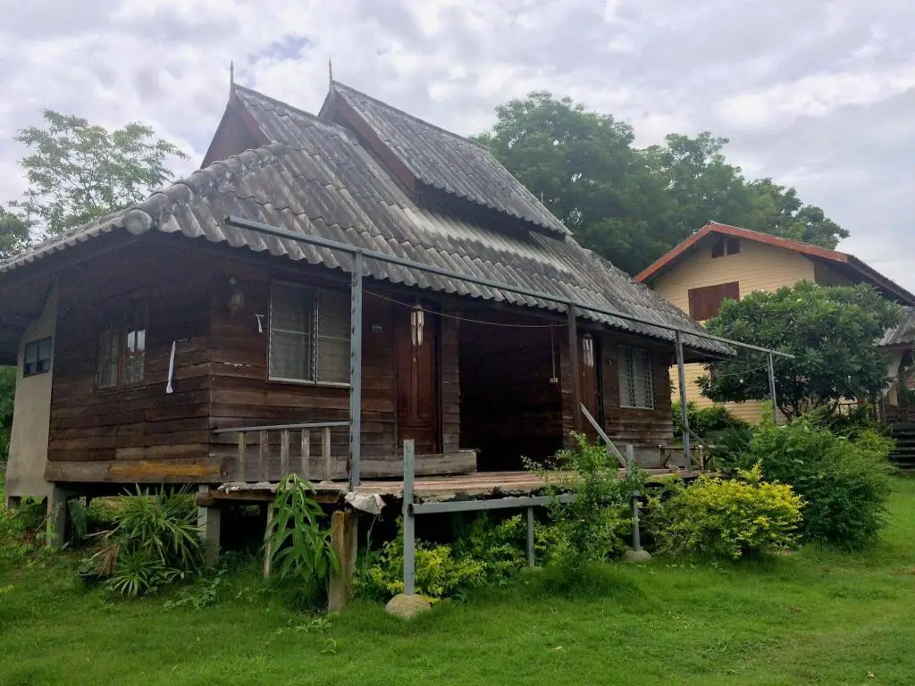 Паи: Tony Guesthouse