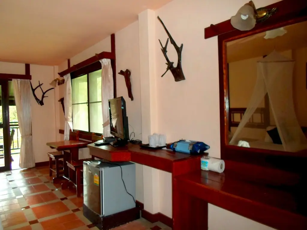 Фаном: Khao Sok River Lodge Hotel