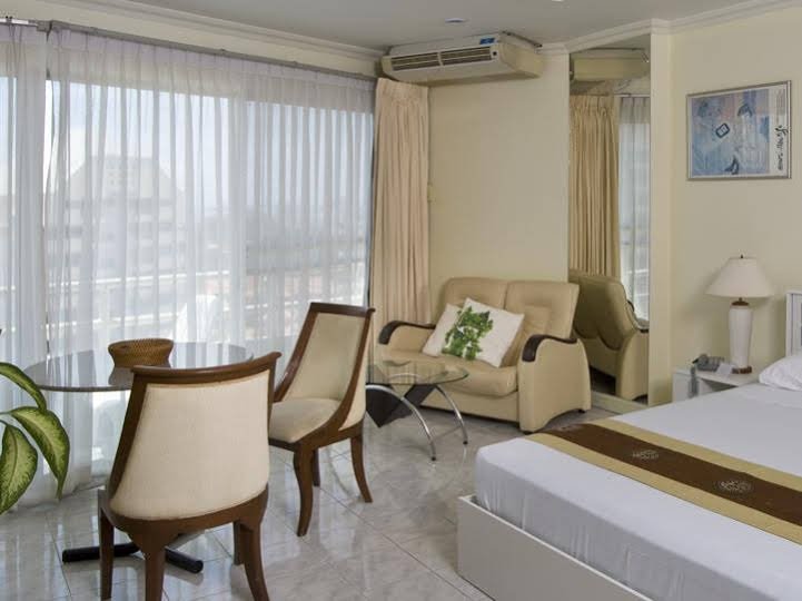Паттайя: Jomtien View Talay 1 Studio Apartment