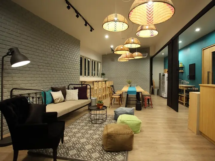 Кату: Lupta Hostel Patong Hideaway