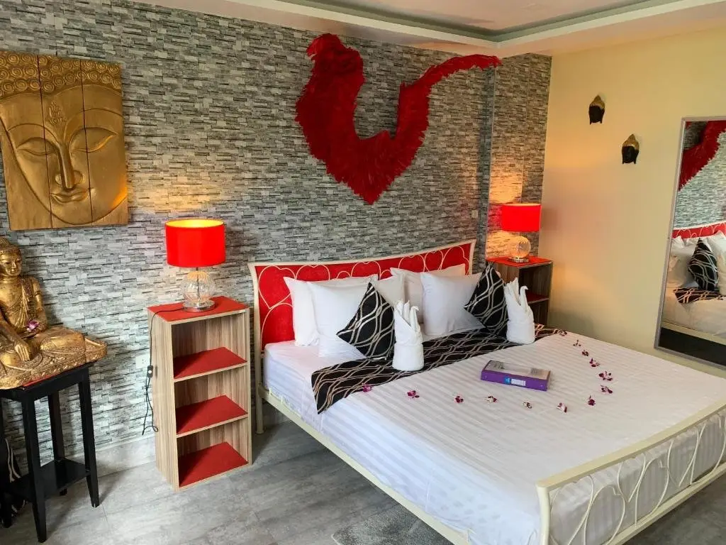 Кату: Fong Kaew and Baan Nang Fa Guesthouse