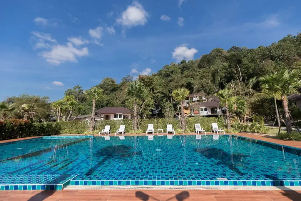 Фаном: Khaosok Rainforest Resort