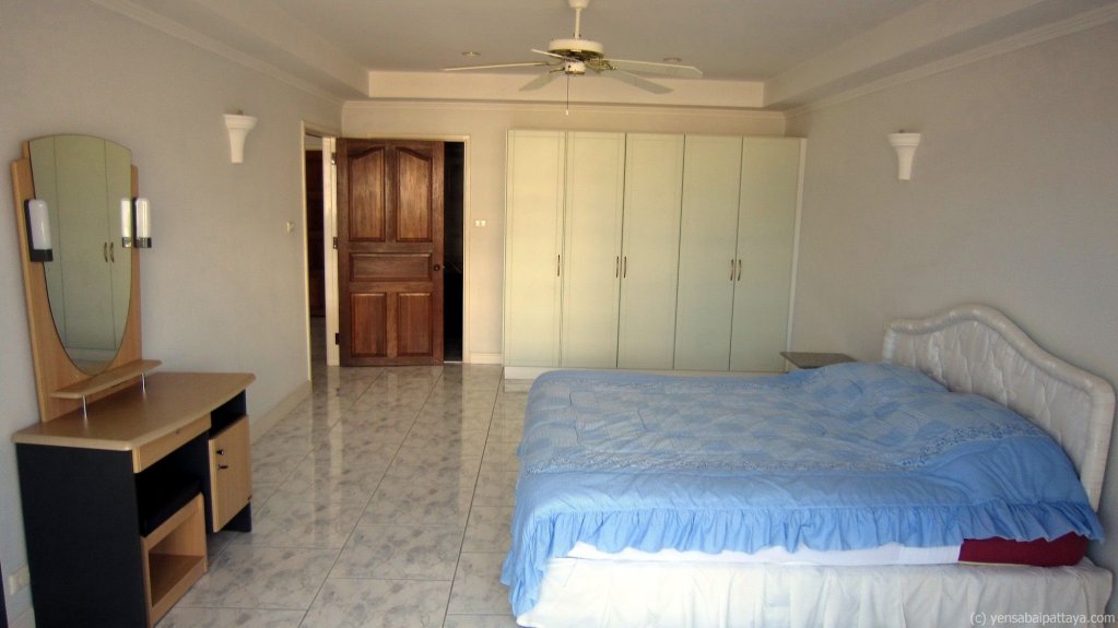 Паттайя: Yensabai Condotel