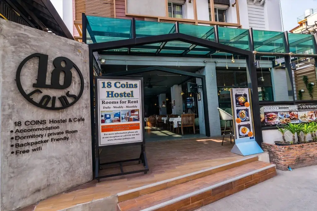Паттайя: 18 Coins Cafe & Hostel