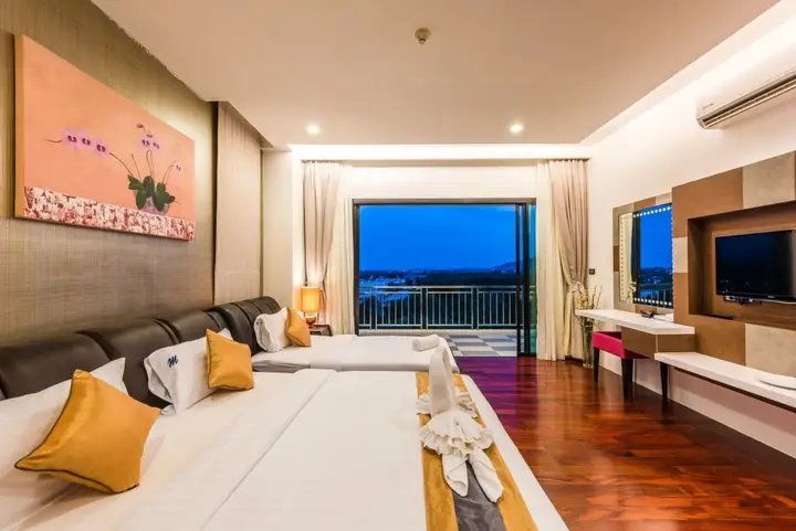 Муанг: Chalong Miracle Lakeview Resort & Spa