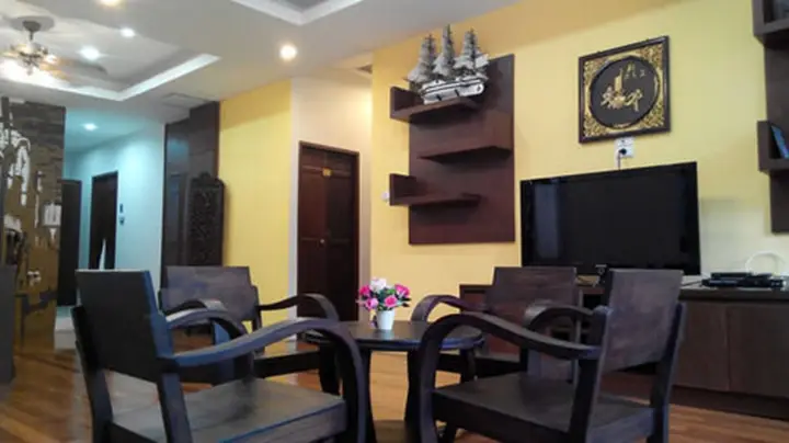 Муанг: Sunny Hostel Phuket
