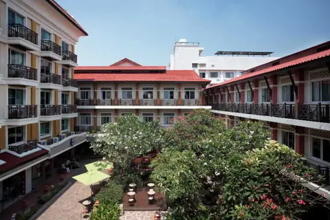 Rambuttri Village Inn & Plaza — фото 1